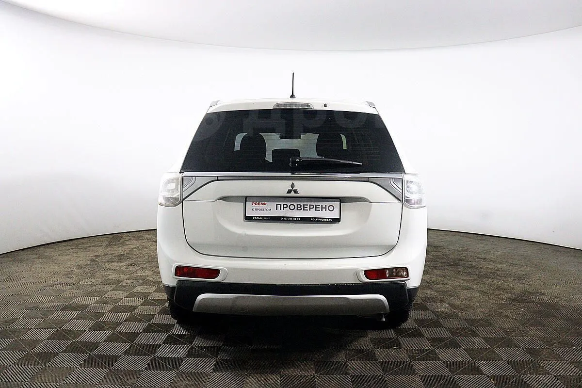 Mitsubishi Outlander Image 6